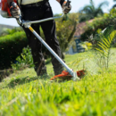 Roçadeira Husqvarna 131R 32,6cc 0,9kW Guidão Duplo Leve e Resistente Para Uso Profissional